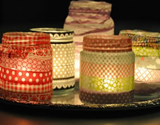 Potes reciclados para fazer luminárias com vela