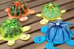 Brinquedo reciclado – tartaruguinha feita com garrafa PET