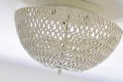 Aprenda a fazer uma luminária de corda super fácil para decorar a sua casa