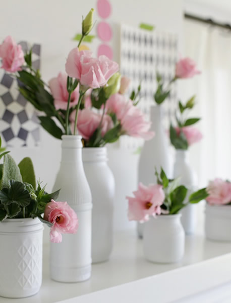 garrafa decorada com spray para casamento