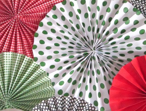 Como Fazer Rosetas de Papel – Decoração Original Para Festas | Revista  Artesanato