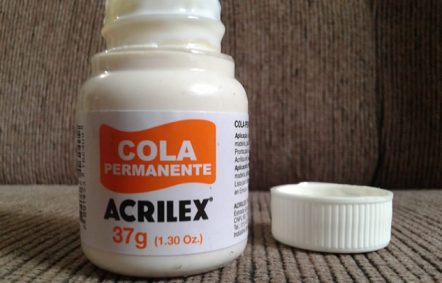 9 Tipos de Cola Para Artesanato: Saiba Como Usá-las | Revista Artesanato