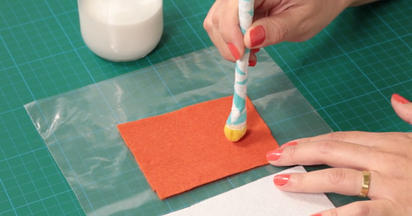 Como Tratar o Feltro Para Exterminar as Bolinhas