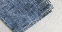 Como fazer barra original em calça jeans