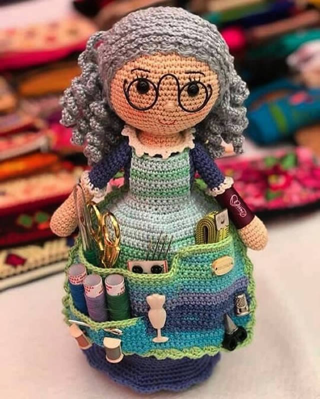 boneca de amigurumi