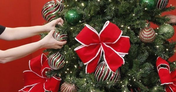 Como Montar uma Árvore de Natal Perfeita – 5 Dicas Indispensáveis | Revista Artesanato Como Montar uma Árvore de Natal Perfeita – 5 Dicas Indispensáveis | Revista Artesanato