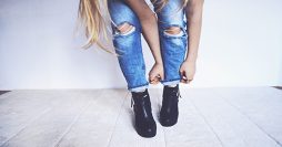 Como Desfiar Calça Jeans – 3 Maneiras Super Fáceis