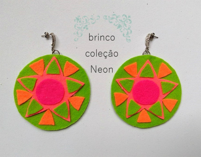 acessórios de carnaval  Brinco de feltro neon