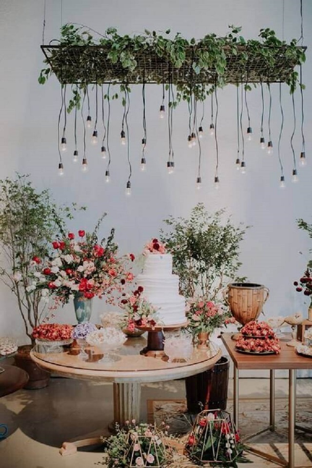 Mesa de casamento de casamento com flores