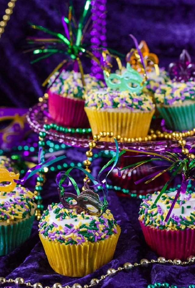 Mesa de doces de festa de carnaval