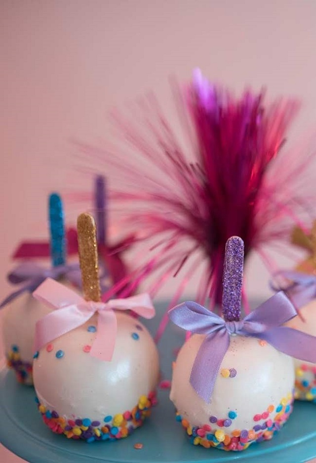 Mesa de doces de festa de carnaval