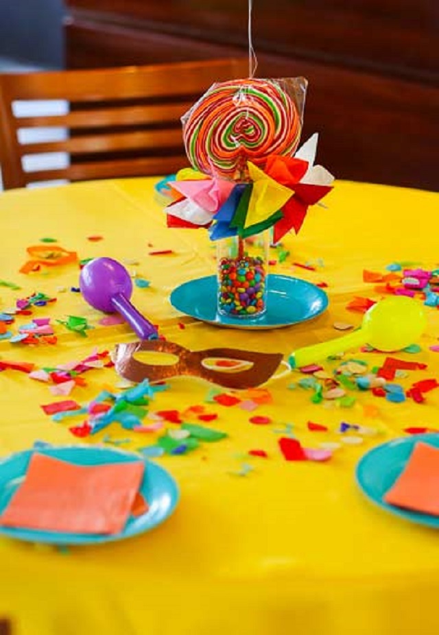 Mesa de festa de carnaval