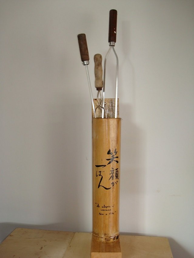 Porta espeto de bambu