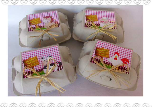 Lembrancinha de caixa de ovo