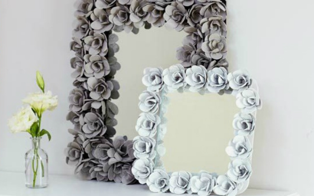 Molduras de flores de caixa de ovo