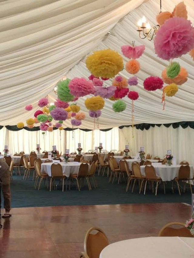 decoração de teto com papel crepom