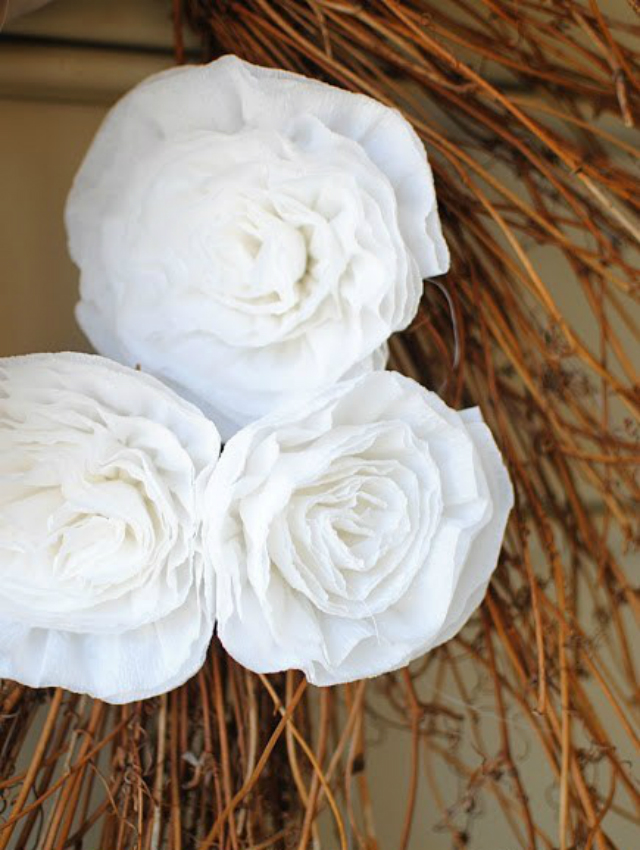 Flores de papel crepom branco