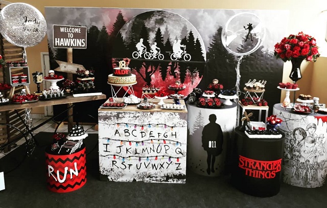 Decoração de festa com tema Stranger Things