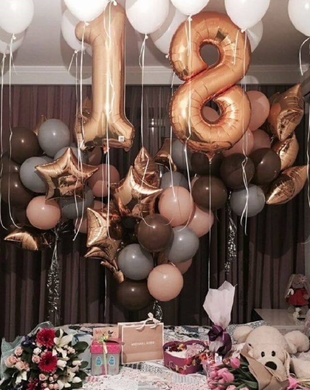 Decoração de festa com balões 