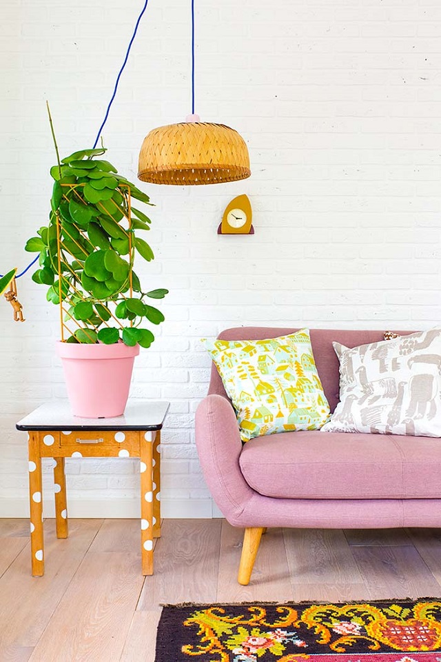 Sala com vasos de plantas