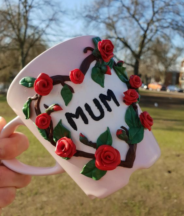 Caneca com biscuit para o dia das mães