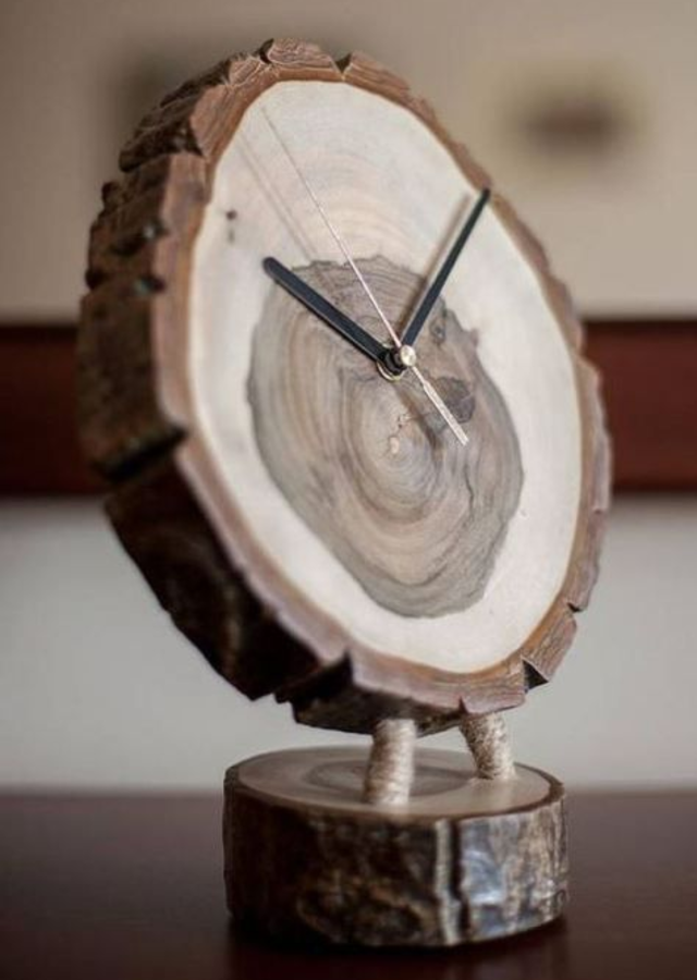 Relógio de madeira 