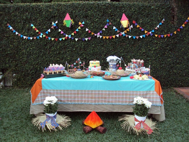 Mesa de doces de festa junina