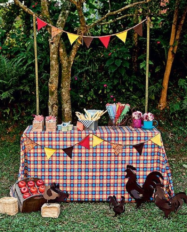 Mesa de doces de festa junina