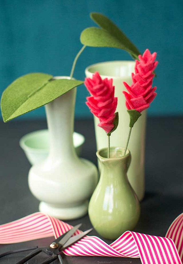 Vaso com flores de feltro 