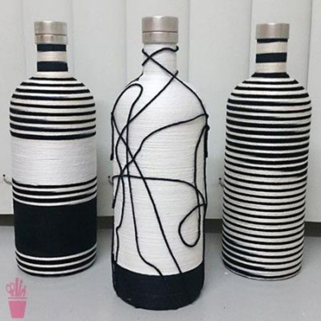 Garrafas decoradas com barbante com branco e preto