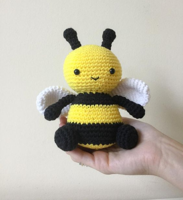 Abelha de amigurumi