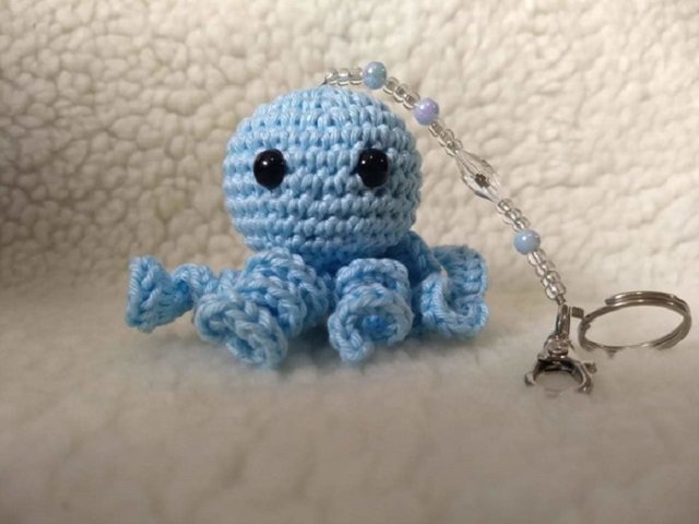 Chaveiro de polvo de amigurumi 