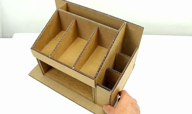 Passo a passo organizador de mesa feito com papelão