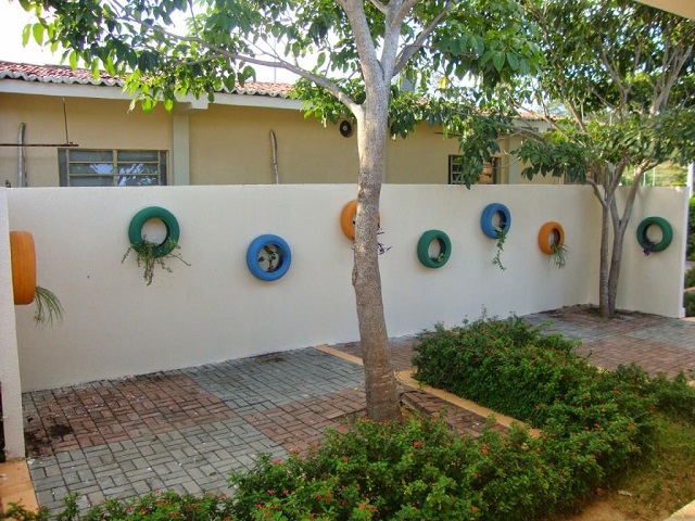 Decoração de jardim com pneus