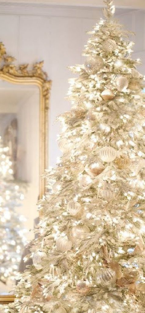 árvore de natal dourada