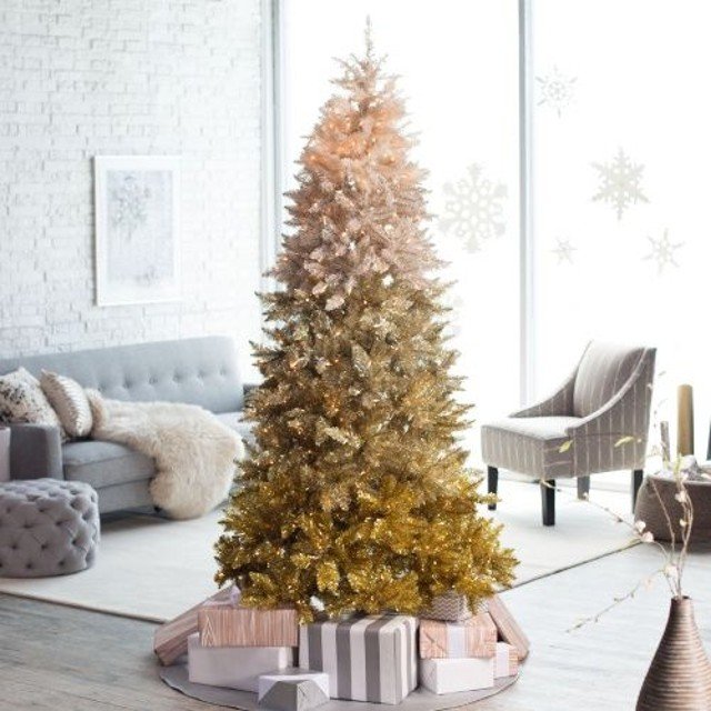 árvore de natal dourada
