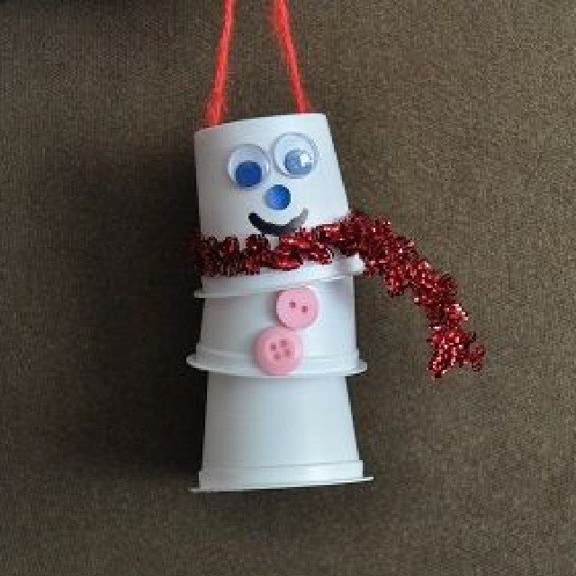 fazer boneco de neve com material reciclado