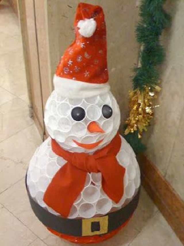 boneco de neve com material reciclado