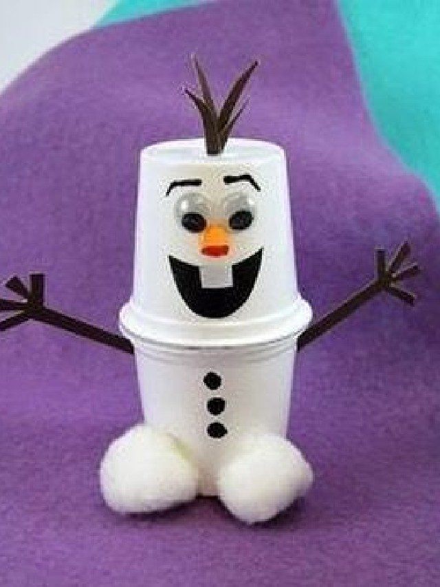 boneco de neve de copo descartável pequeno