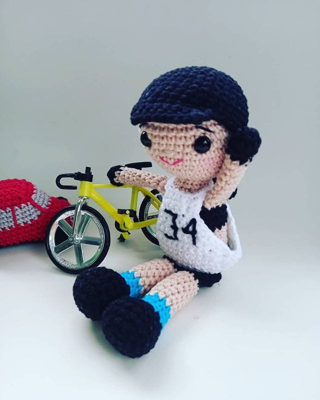 boneca de crochê amigurumi