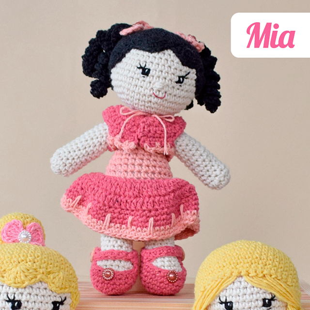 boneca de amigurumi