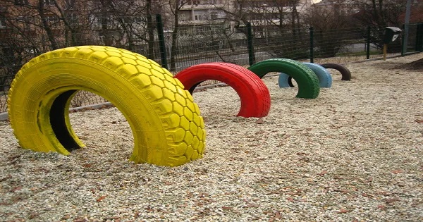 Ideias para Montar um Parquinho de Pneus para Cachorros