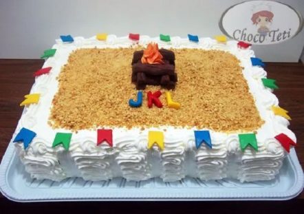 Bolo de Festa Junina: 30 Inspirações + Passo a Passo | Revista Artesanato