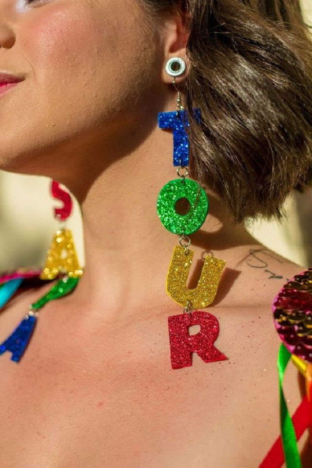 como fazer brinco para o carnaval