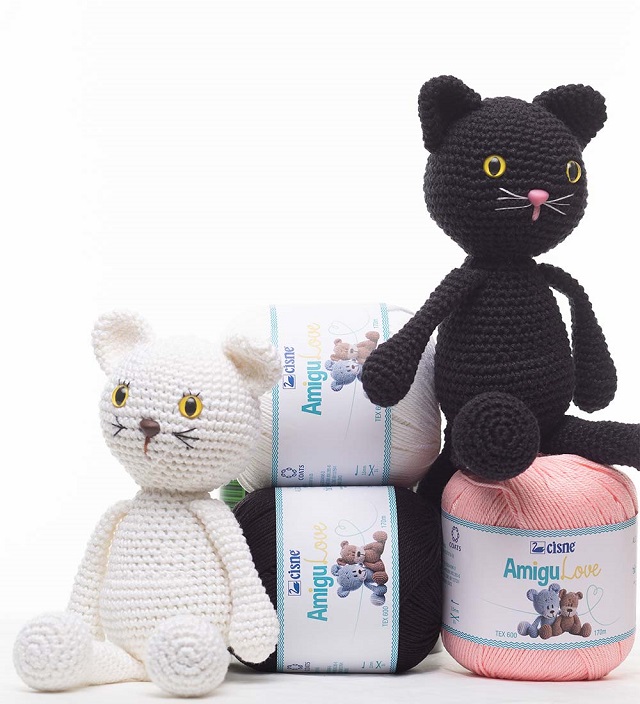 receita gato amigurumi preto e branco