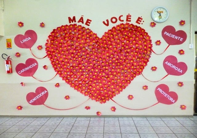 mural para o dia das mães com coração