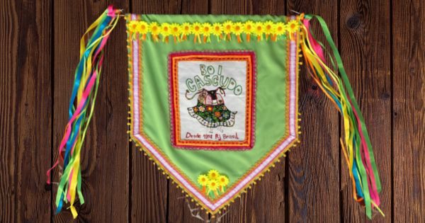 30 Ideias de Estandarte Junino com Passo a Passo