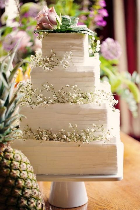 bolo simples de casamento quadrado