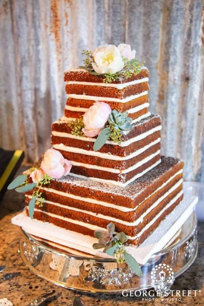 bolo de casamento simples quadrado