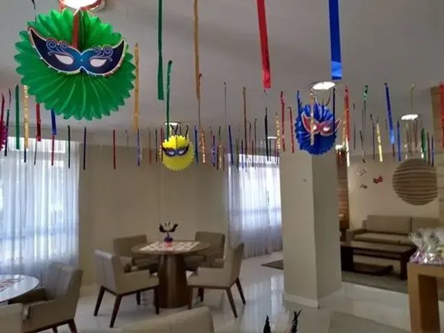 decoracao barata de carnaval